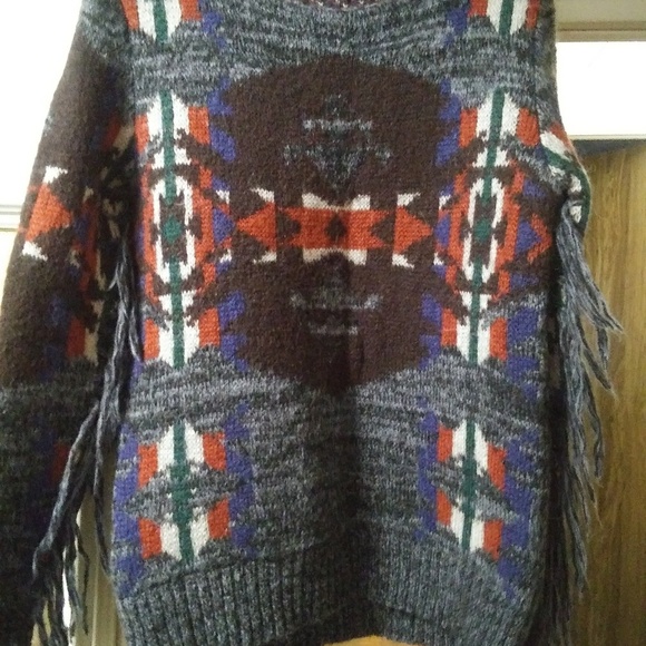 Warm Aztec fringe sweater - Picture 1 of 4